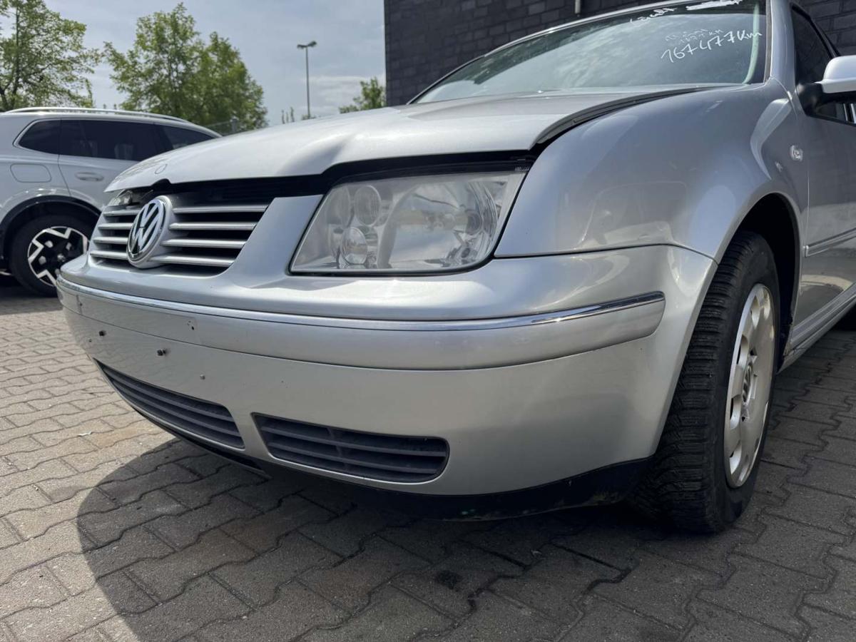 VW Bora original Sto&szlig;stange Stossf&auml;nger vorn LA7W Reflexsilber mit Chromleiste Bj.2002